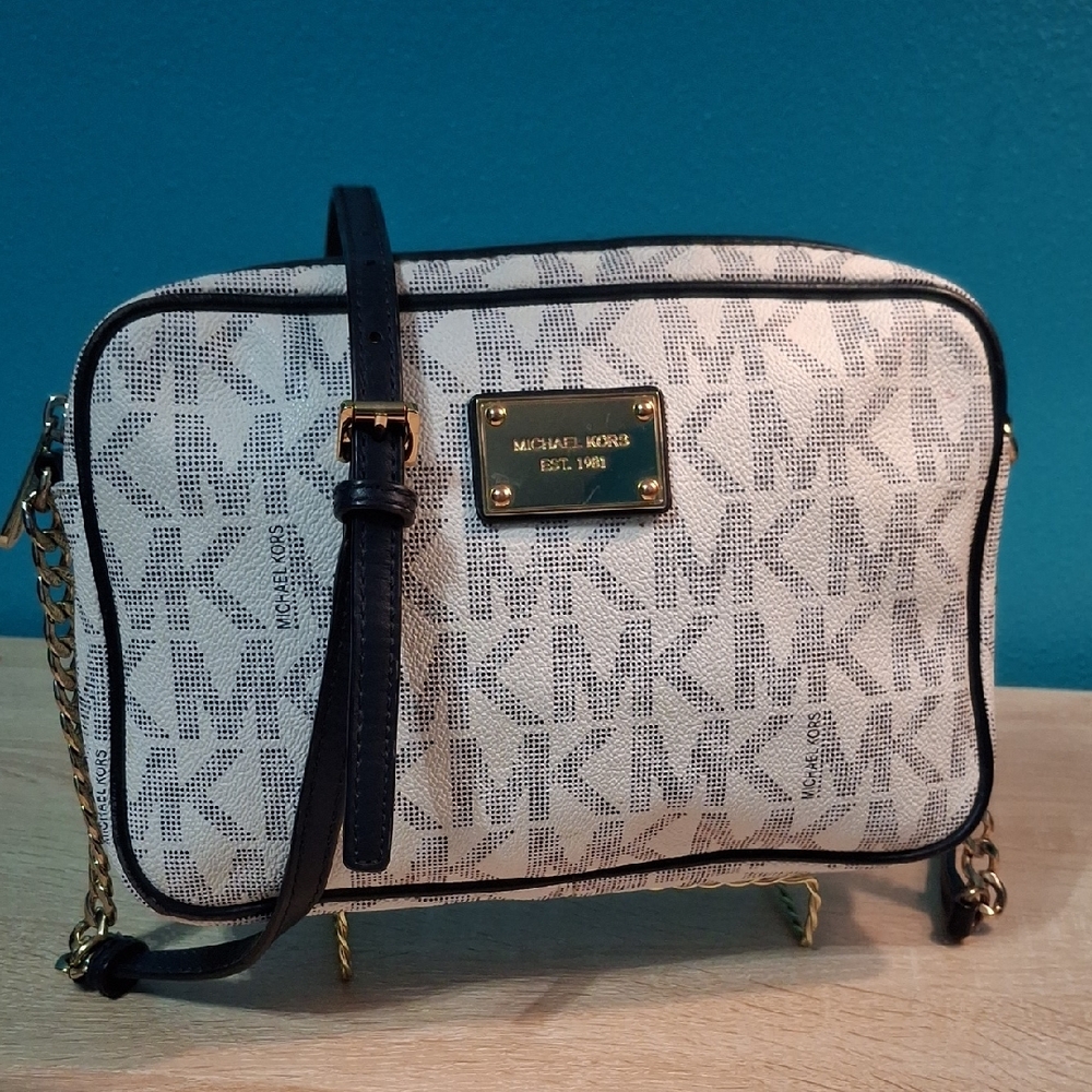 Michael Kors Jet Set Large East West Croasbody Bag